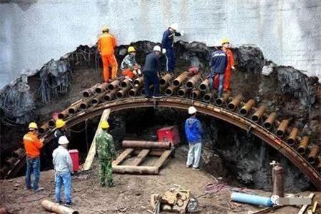 瓯海隧道钢花管支护案例